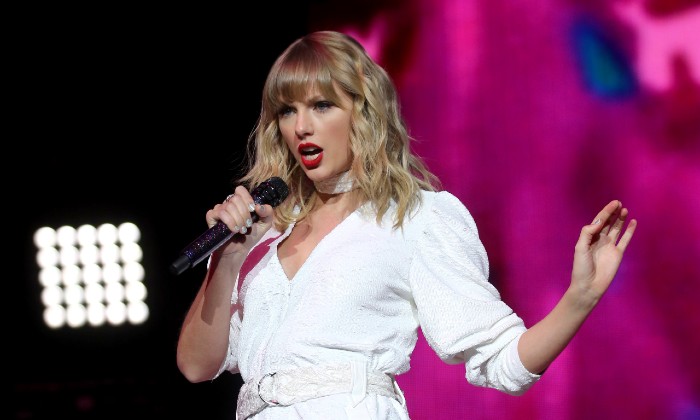 https://admin.contactmusic.com/images/home/images/content/taylor-swift-2019-%20isabel-infantes-pa-49048379.jpg