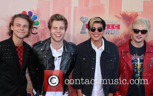 5 Seconds of Summer Guitarist Michael Clifford Recovering after Freak Pyrotechnics Accident