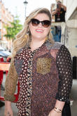 Kelly Clarkson Announces She's Having A Baby Boy